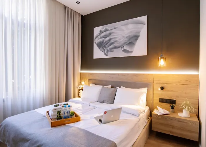 Hotelise L Illusion Apartment